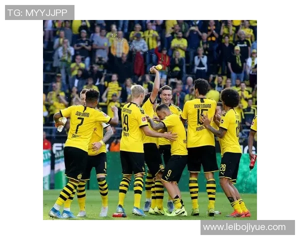 国王杯精彩对决AC米兰与巴黎圣日耳曼战成平局战术分析引发热议 国王杯精彩对决AC米兰与巴黎圣日耳曼战成平局战术分析引发热议