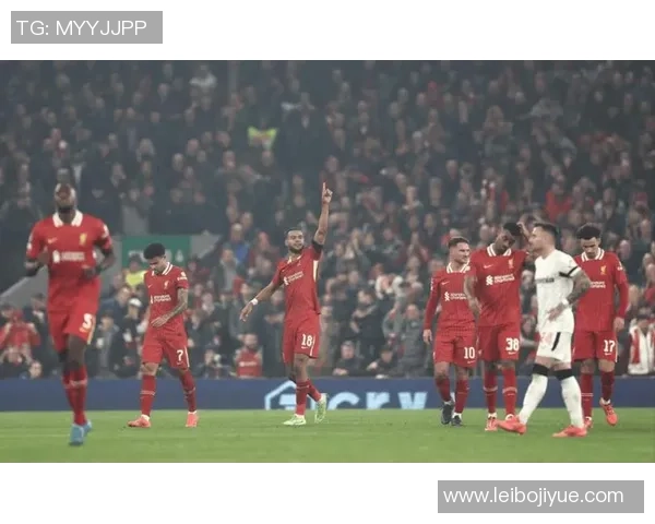 意甲激战：利物浦与拜仁战平争议判罚引发全场热议
